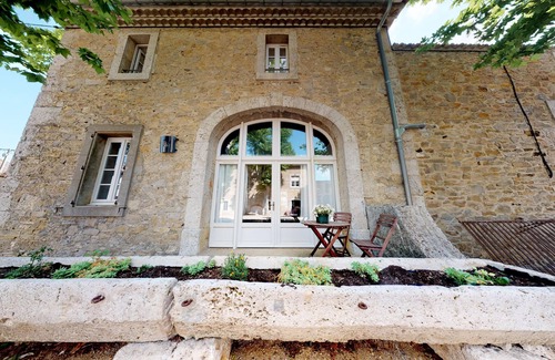 Fabrezan Apartment | Domaine Paul Huc, upscale apartment in the heart of Corbières