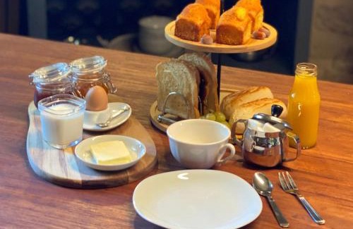 Les Quatre-Routes-du-Lot Bed & Breakfast | Domaine VALENQUERCY