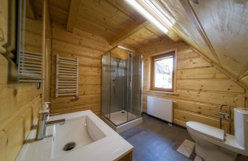 Male Ciche Ski Chalet | Domek Góralski Modrzewiowa Weranda