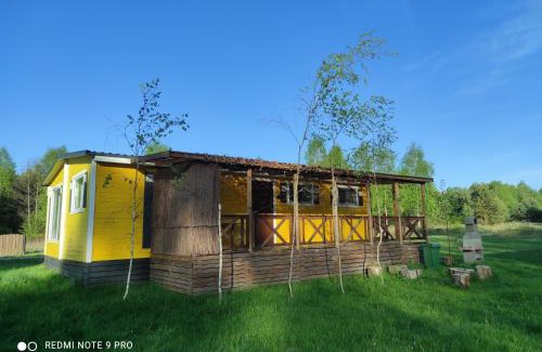 Rzeczenica House | Domek letniskowy - żółty-całoroczny