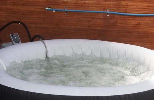 Suleczyno House | Domek nad rzeką Słupią z jacuzzi