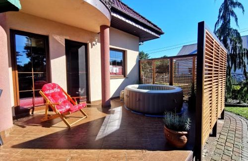 Szczytno Villa | Domek wypoczynkowy Zielonka -jacuzzi w sezonie-