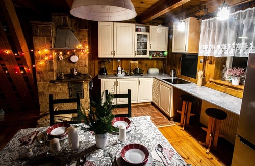 gmina Ozarow House | Domek z jacuzzi w środku lasu, brak sąsiadów, 2 km od zwartej zabudowy.