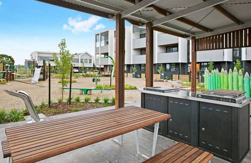 Clayton South House | Domi Rentals - The Clayton Place
