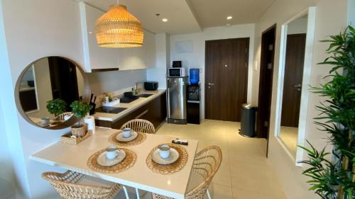 Maribago Apartment | Dominiks nature and silent Jungle Studio Epic Ocean View Tambuli Mactan Pool Beach High Floor