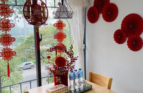 Dong Da Apartment | Domino Home with Banlcony Lake View