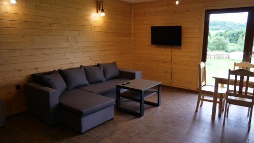 Czarna House | Domki Bieszczadzka Polana