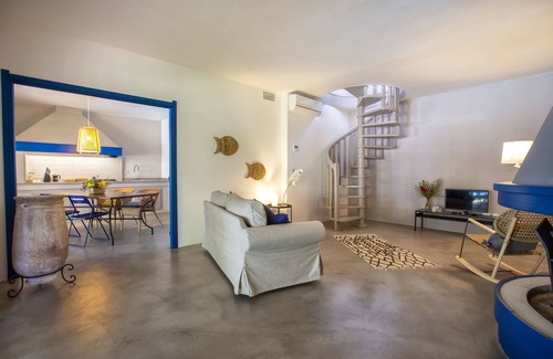 Sassari Villa | Domus 81 - Villa with pool in Sardinia