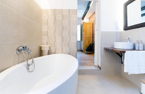 Astorga Apartment | Domus Aurea Mezzanine Suite
