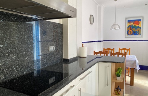 Meliana House | Domus Belle Home Valencia. Holiday home 10min to the beach and 15min to Valencia