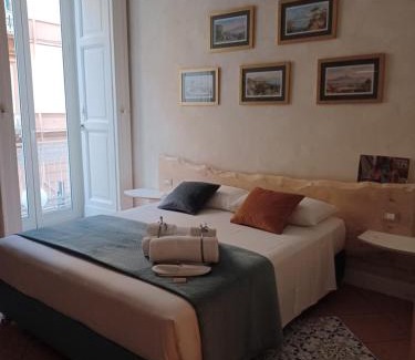 Naples City Centre Bed & Breakfast | Domus Duomo B&B Napoli