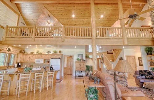 Pinetop Cabin | Don't miss out! Custom Cabin on Golf Course