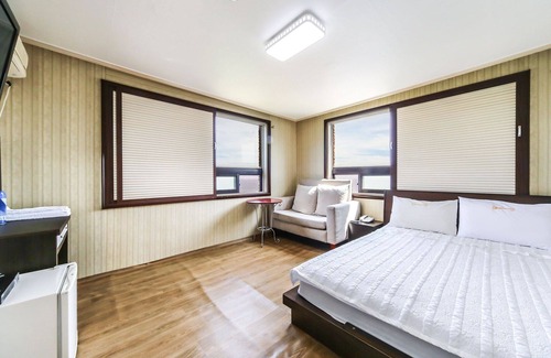 Yeongdeok Hotel | Donghae Maritime Tourism Hotel