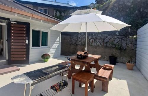 Chungmu House | Dongpirang Private Pension #jungangmarket #petfriendly