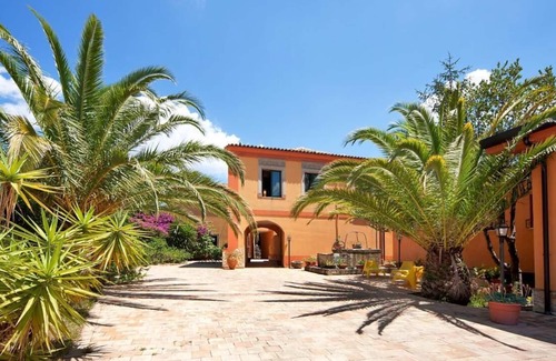 Mitogio House | Donna Lucia 1890 Countryhouse with Sea View, Shared Pool, Shared Garden & Wi-Fi