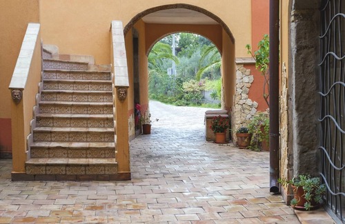 Mitogio House | Donna Lucia 1890 Countryhouse with Sea View, Shared Pool, Shared Garden & Wi-Fi