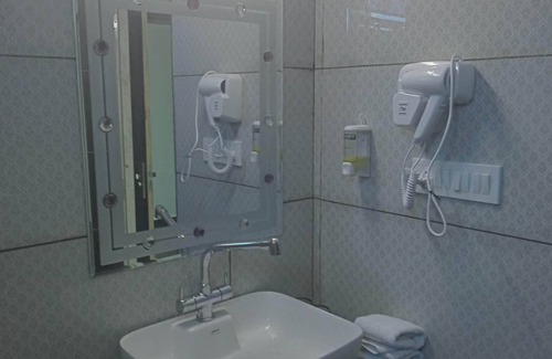 Abu Road Hotel | DOONGAR FORT Gurukripa Hilltop Resorts