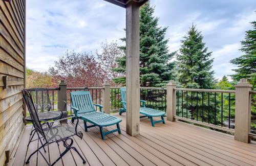 Egg Harbor House | Door County Townhome Pool Access, 1 Mi to Beach!