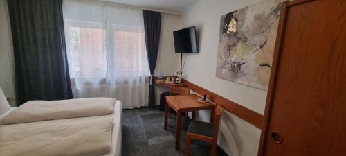 Fernwald House | Doppelbett - Gästezimmer - No 40 - 11min von Gießen 8,4km in Fernwald-Steinbach