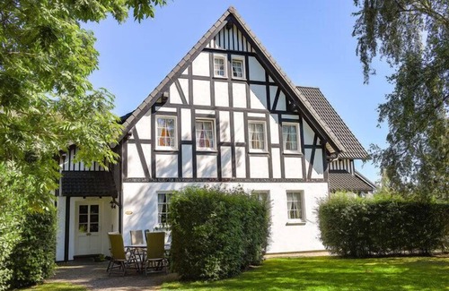 Niederberndorf House | Doppelhaus - Doppelhexe
