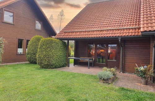 Rotacker House | Doppelhaushälfte in Hasselfelde