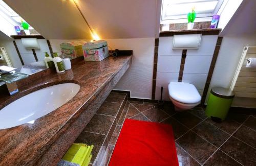 Boenningstedt House | Doppelzimmer, eigenes Bad, stadtnahe, ruhig, Airport nahe!
