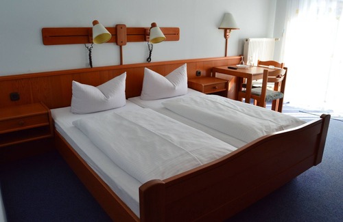 Obertrubach House | Doppelzimmer mit Balkon - Gasthof-pension Fränkische Schweiz Obertrubach