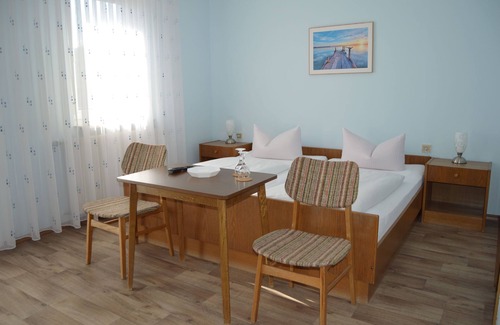 Obertrubach House | Doppelzimmer mit Balkon - Gasthof-pension Fränkische Schweiz Obertrubach