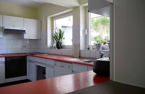 Urberg Apartment | Doppelzimmer mit Balkon und Dusche