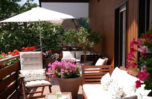 Urberg Apartment | Doppelzimmer mit Balkon und Dusche