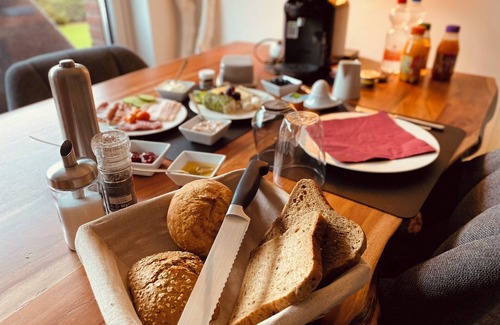 Region Hannover District Apartment | Doppelzimmer mit Eigenem Bad und Gemeinschaftspool