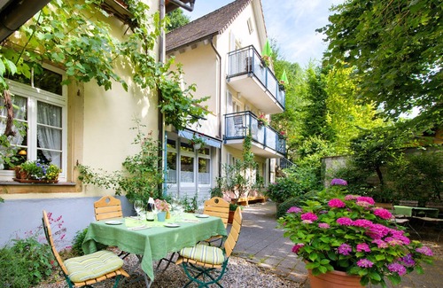 Staufen im Breisgau Apartment | Doppelzimmer mit WC und Dusche