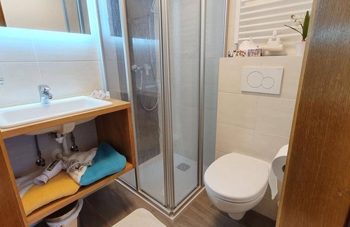 Seeboden Bed & Breakfast | Doppelzimmer Reißeck mit Indirektem Balkon - Gästehaus Bärwald