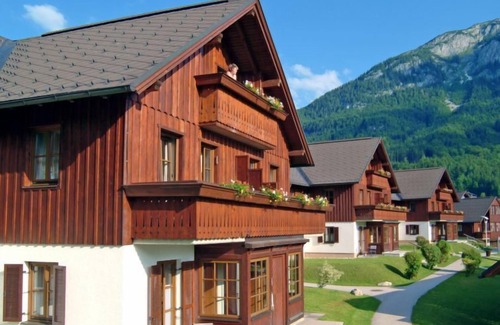 Grundlsee Apartment | Doppelzimmer Seeblick by Interhome