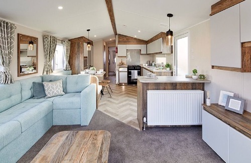 Bridport House | Dorset - Freshwater Beach Holiday Home .with its own private beach!