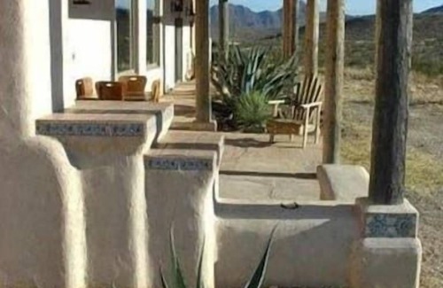 Alpine House | Dos Corazones: Exquisite Southwestern Adobe Home