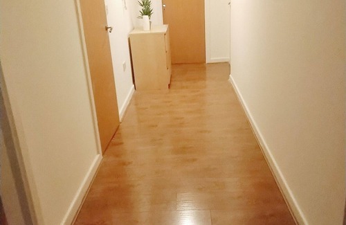 Bradford Apartment | Double Bedroom 5 minutes walk to Bradford University & Town Centre