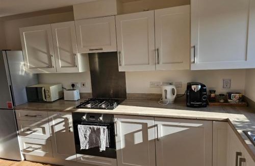 Dartford House | Double Bedroom in Dartford central- Private Toilet & Bathroom