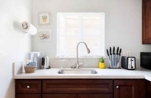 Montebello House | Double Comfort: 2 Private Units with Fully-Equipped Kitchens, Streaming Bliss, and Relaxing Common Patio.