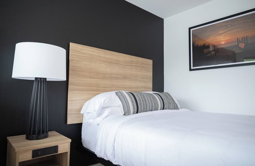 Rehoboth Beach Hotel | Double Double Studio | The Waypoint | Great for Groups Visiting the Beach