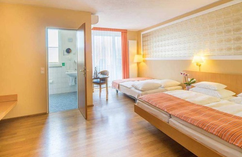 Zahringen Hotel | Double room with WC and shower /bath - Hotel Classic