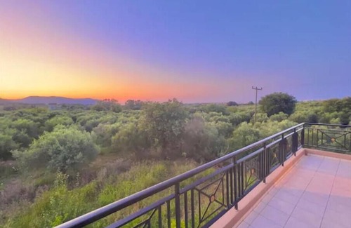 Grand Blanc House | Double room with balcony and mountain view