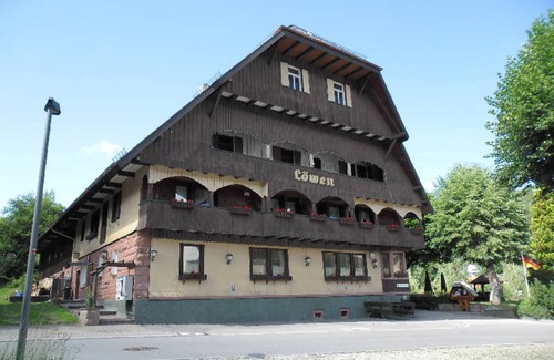 Tennenbronn Apartment | Double room 1 with shower and WC