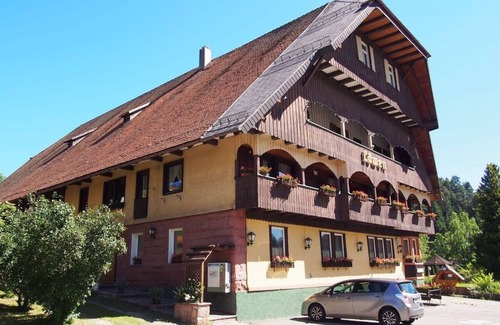 Tennenbronn Apartment | Double room 4 with shower and WC