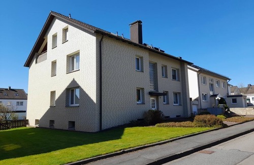 Bad Driburg Apartment | Double room, bathroom, WC - vacation apartment and guest room Iburgblick