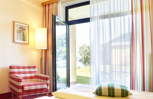 Haibach ob der Donau House | Double room Danube Dream (1 adult + 1 child), bath, WC - Riverresort Donauschlinge