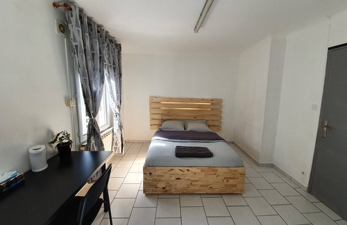 Vandoeuvre-les-Nancy House | Double room with private bathroom