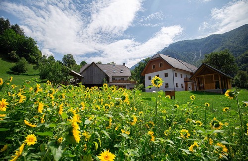 Lom pod Storzicem Apartment | Double room in the attic with external private bathroom