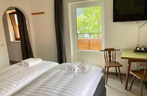 Afritz am See Bed & Breakfast | Double room lake view, 2nd floor - Aparthotel Seebrauer am Afritzer See