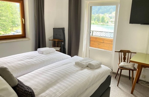 Afritz am See Bed & Breakfast | Double room lake view, 2nd floor - Aparthotel Seebrauer am Afritzer See